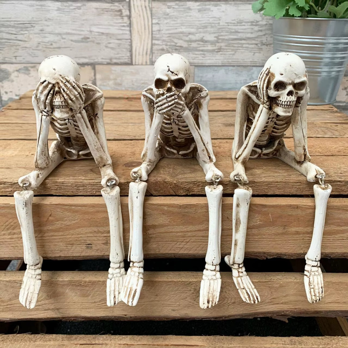 Vintage Gothic Resin Skull Garden Decor